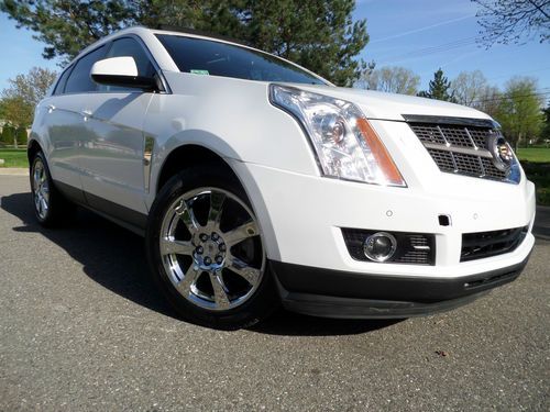 2012 cadillac srx / nav/ low miles/ panoroof/leather / no reserve