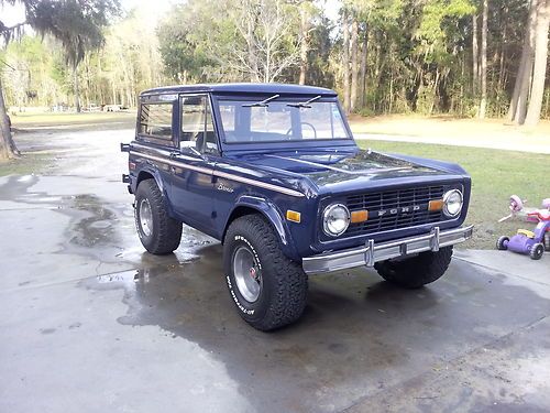 1973 ford bronco, good condition ,no body rust, at. , ps., pb. ,