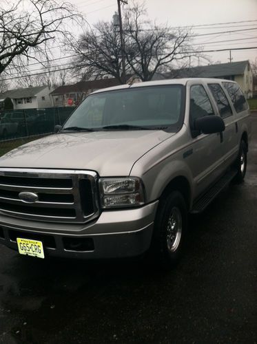 2005 ford excursion xlt 2 wheel drive great condition
