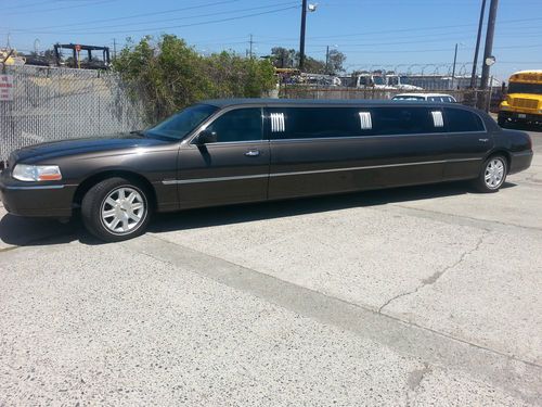 2006 lincoln town car 120" limo / limousine by royale