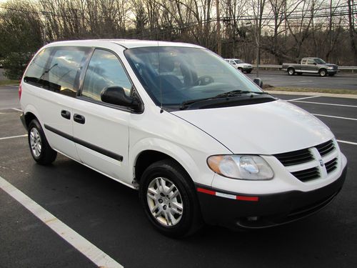 Dodge caravan mini van!!! one owner, cruise control, autocheck report! 3.3l v6!