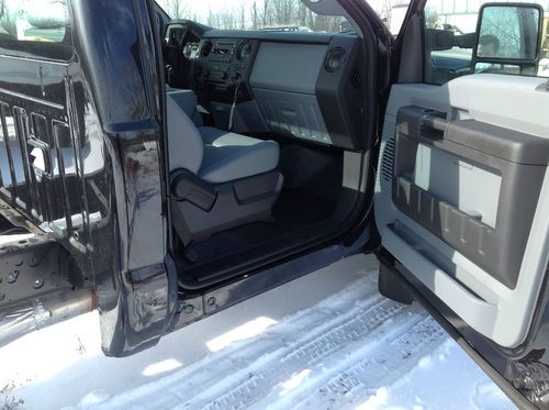 Ford f-550 powerstroke diesel 4x4 xl package tuxedo black chassis