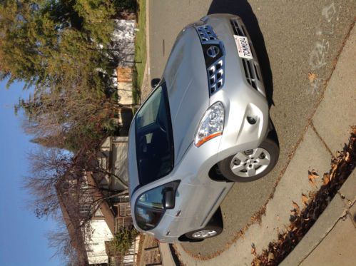 2011 nissan rouge s fwd clean inside and outside , runs perfect,cvt transmission