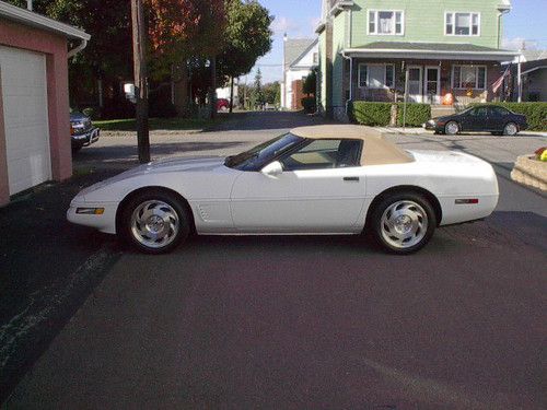 1996 corvette convertible (low miles)
