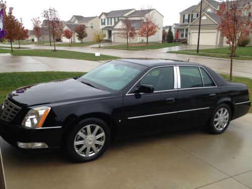 2007 cadillac dts - black on black - fully loaded - mint condition