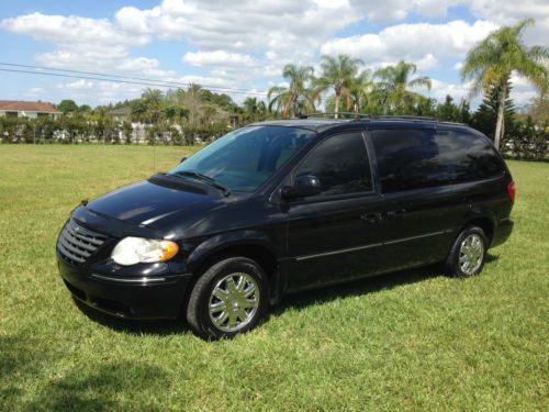 Chrysler town and country limited