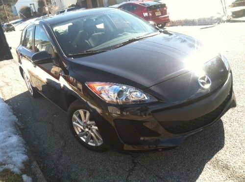 2013 mazda 3 hatchback touring only 5 miles !! no reserve must go !!