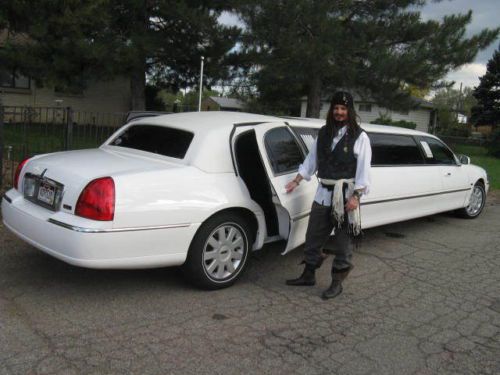 Lincoln towncar limousine 2006 krystal built lns series 120 inch limo no res