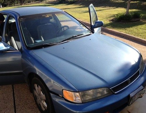 1996 honda accord lx clean, reliable, everything works no reserve!!