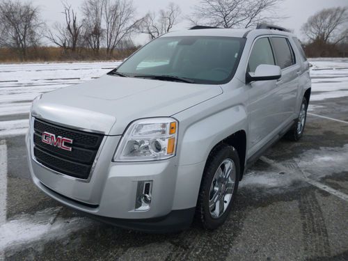 2013  gmc  terrain slt with only 1300 miles loaded leather/ camera/ no reserve