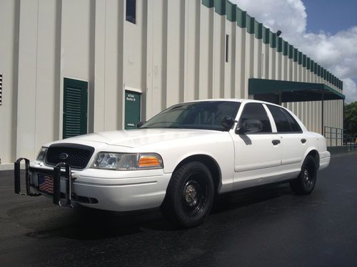 2002 ford crown victoria police interceptor highway miles fully equip.no reserve