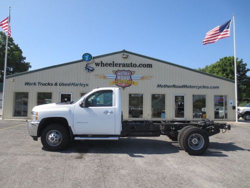 2013 chevrolet c3500 regular cab 2wd cab &amp; chassis truck 972 miles