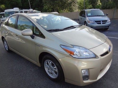 2010 prius hybrid~runs and looks great~factory warranty~clean~no-reserve~wow