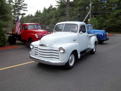 White 1951 pickup