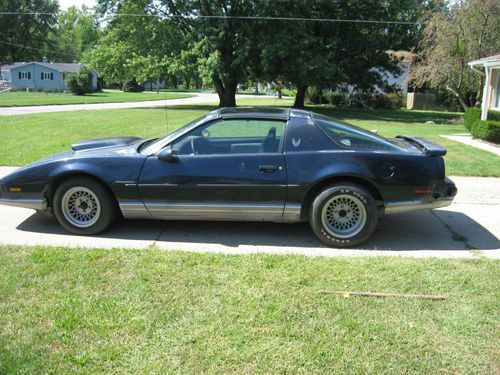 Pontiac firebird 1987 t-top...project car, pick up in mid michigan