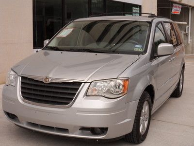 2010 chrysler town &amp; country touring, stow-'n-go!!