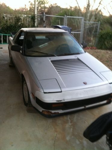 1985 mr2 it was hit by a deer in 96 but has a clear title.not a salvage title