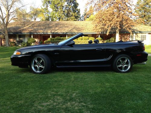 1997 ford mustang gt convertible black/black flawless 38000 low miles one owner