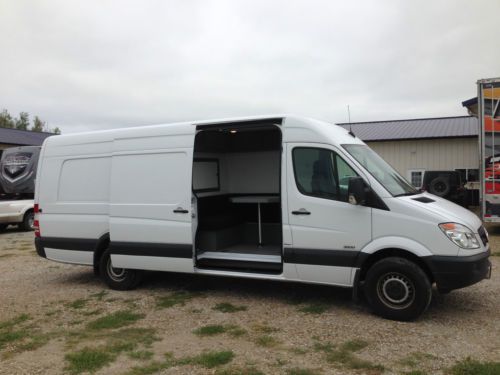 Sprinter 2500 extended with custom lift &amp; interior