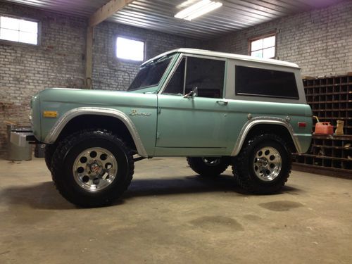 1974 ford bronco*serious head turner!! wow!!