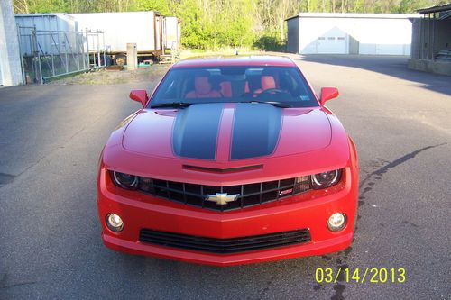 2010 chevrolet camaro 2ss one owner, 200+ miles