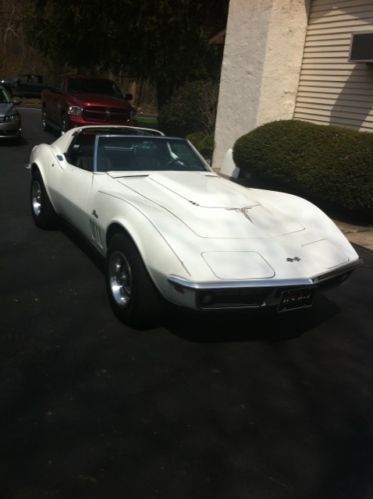 1969 corvette coupe white/black interior