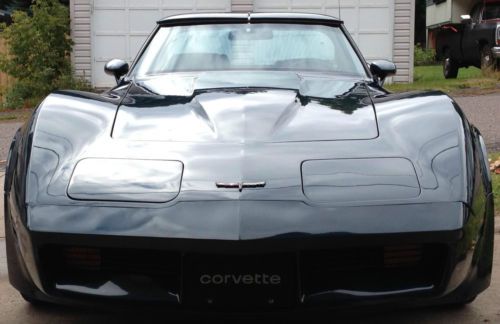 Chevrolet corvette 1981 looks and runs great t-tops stored and tarped in garage