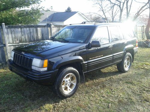 V8, 4x4, heated leather seats, runs and drives, no liens/reserve, limited
