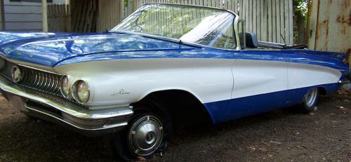 1960 buick lesabre convertible 2-door (project car-needs restoring)
