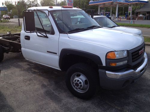 Just like the chevrolet siverado. cab and chassis, gas, auto in exc cond in ohio