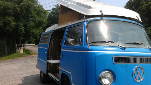 1972 vw  vanagon pop up camper the old school, cool and classy