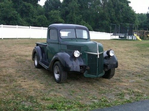 1940 ford 3/4 ton pickup on chevy drivetrain, auto, 350 v8, all steel rust free