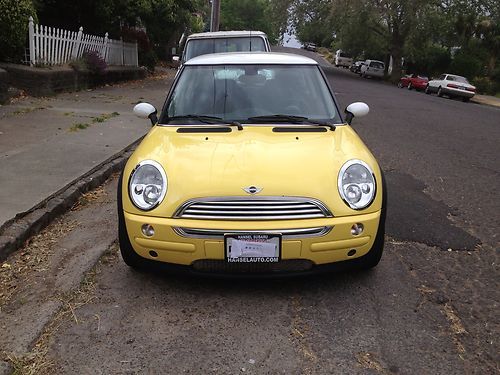 2004 yellow mini cooper - only 19,000 miles!