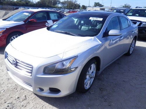 2012 nissan maxima s  silver water flood, does not run ,will run when fixed