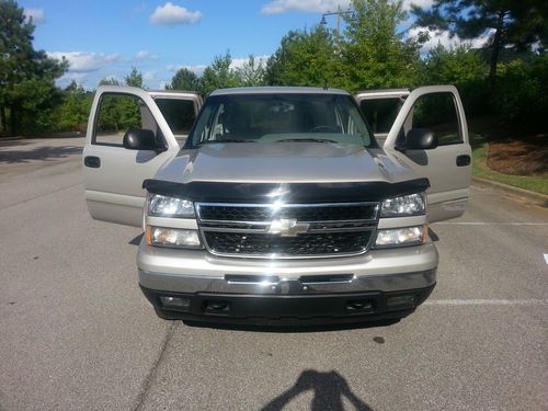 2006 silverado 1500 z71 4 x 4  with 137k hiway miles in a1 condition,chevy truck