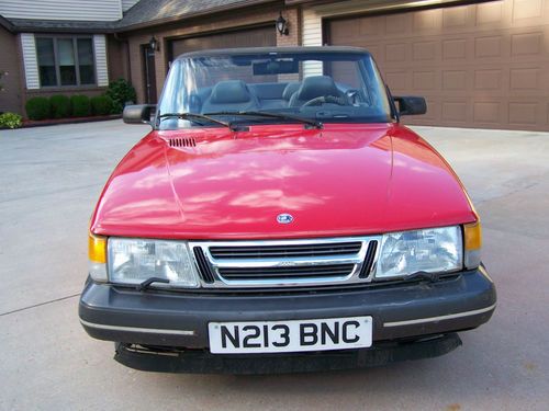Saab 900 turbo convertible - red - getting rare classic style (1991) - see pics