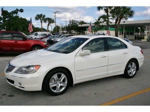 Awd navigation low miles white with tan leather pristine automatic sedan 4wd