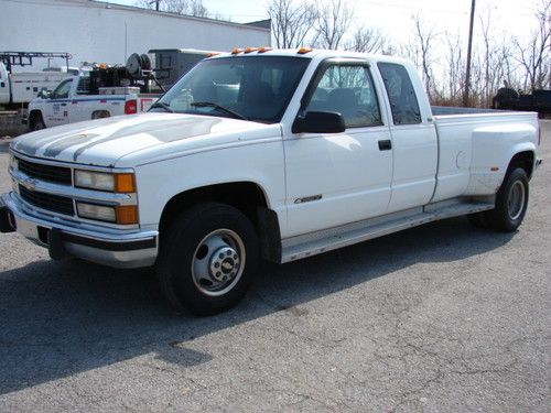 Extra clean low low miles only 113k 6.5 turbo diesel auto all power drive it !!!