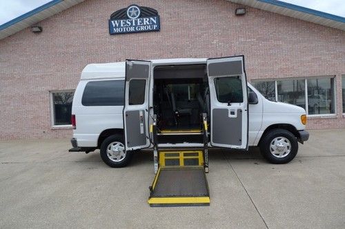 06 ford e250 wheelchair van ada compliant handicap lift