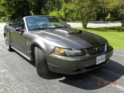2004 mustang gt convertible low miles! super clean! lady owned!!