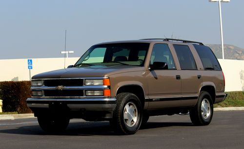 1997 chevrolet tahoe lt-4x4-carfax certified-fully loaded-xlnt cond-no reserve