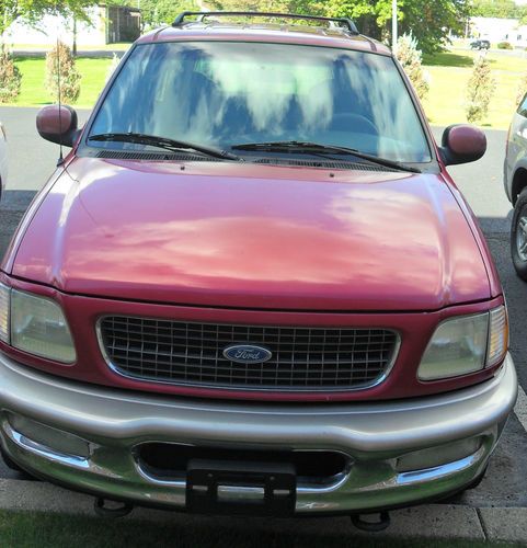 Ford expedition eddy bauer burgundy color runs, drives and shifts great!