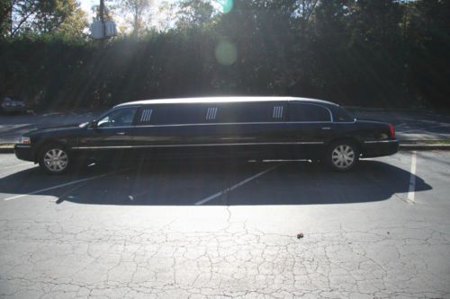 2004 lincoln limousine. vikings
