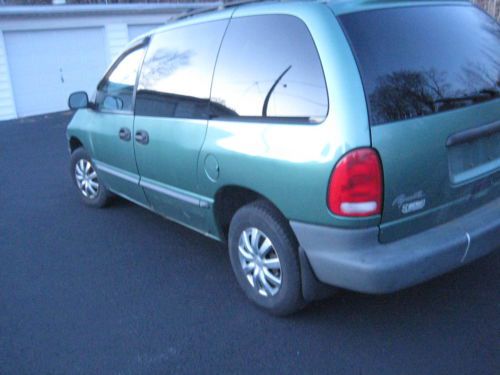 1998 caravan  voyager mini van seats 6