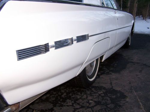 1962 ford thunderbird hardtop very clean runs and drives great!
