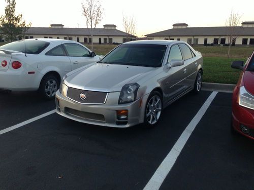 2005 cadillac cts v low milage!