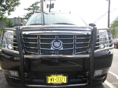 2011 cadillac escalade.awd.lux.18k mi.dead new!  reat.ent.save thousands.22"s!!