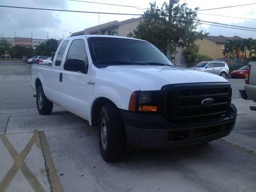 2006 ford f-250 super duty xl extended cab pickup 4-door 5.4l