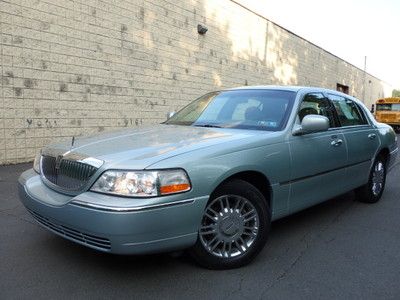 Lincoln town car signature limited heated seats sunroof clean no reserve