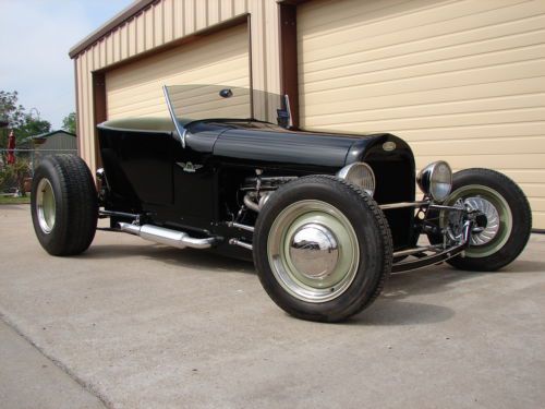 1926 ford lakes modified roadster/black/celery/350ci/700r4/edelbrock600/l@@k!!!!
